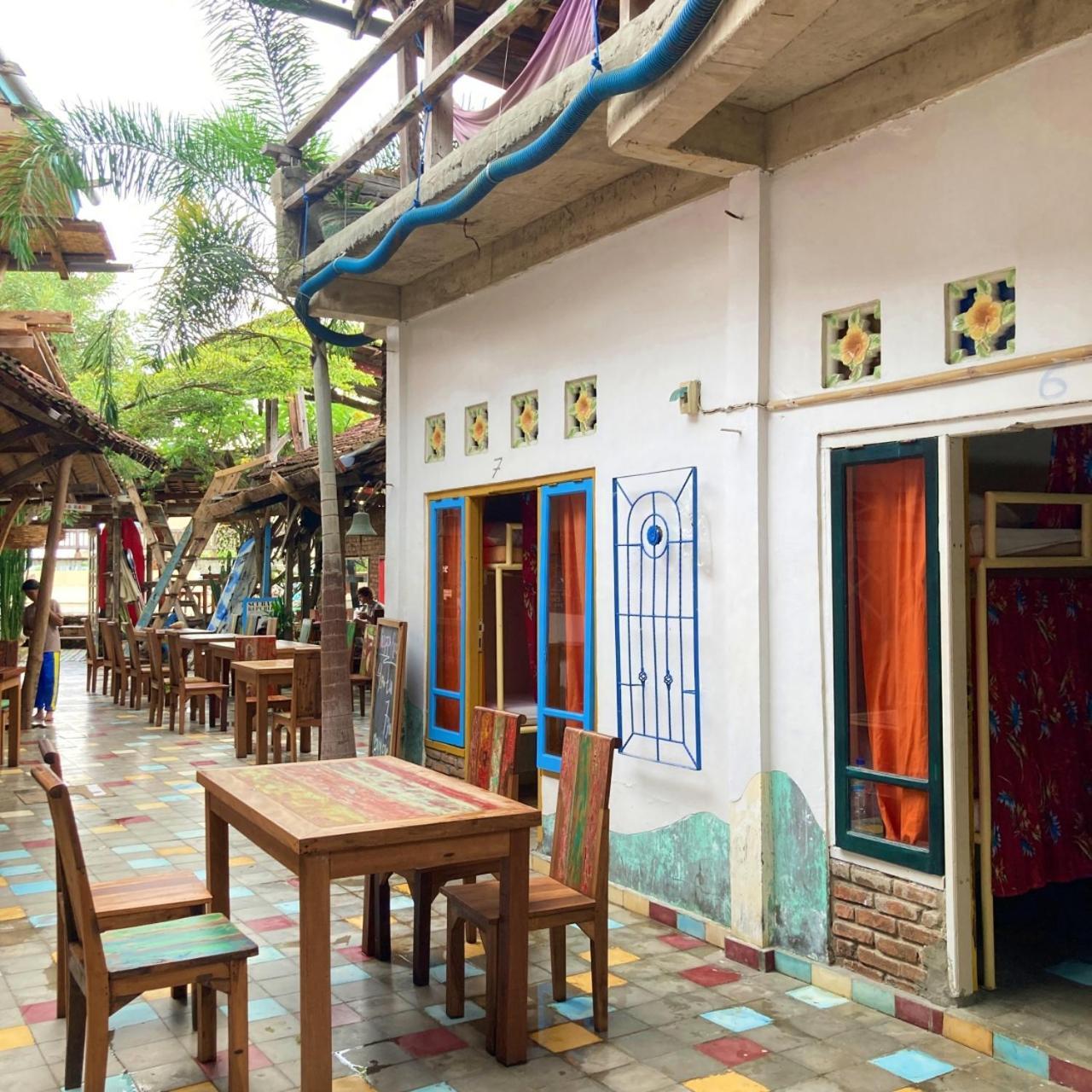 Albergue La Boheme Bajo Labuan Bajo Exterior foto