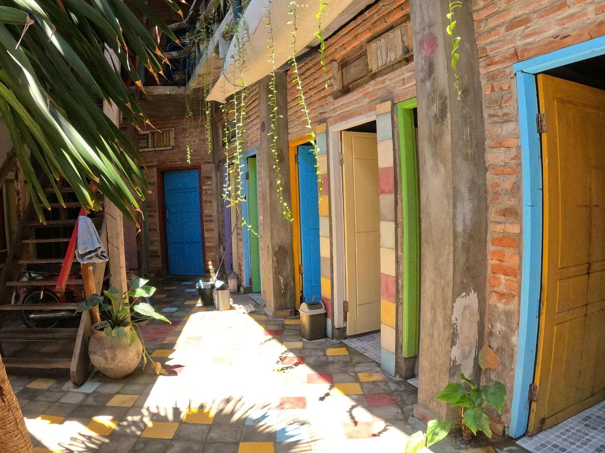 Albergue La Boheme Bajo Labuan Bajo Exterior foto