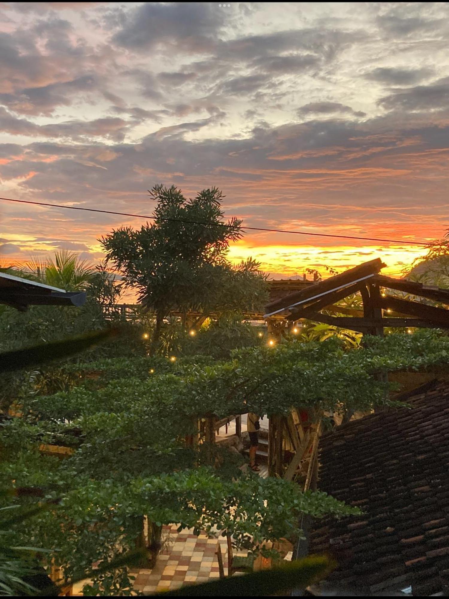 Albergue La Boheme Bajo Labuan Bajo Exterior foto