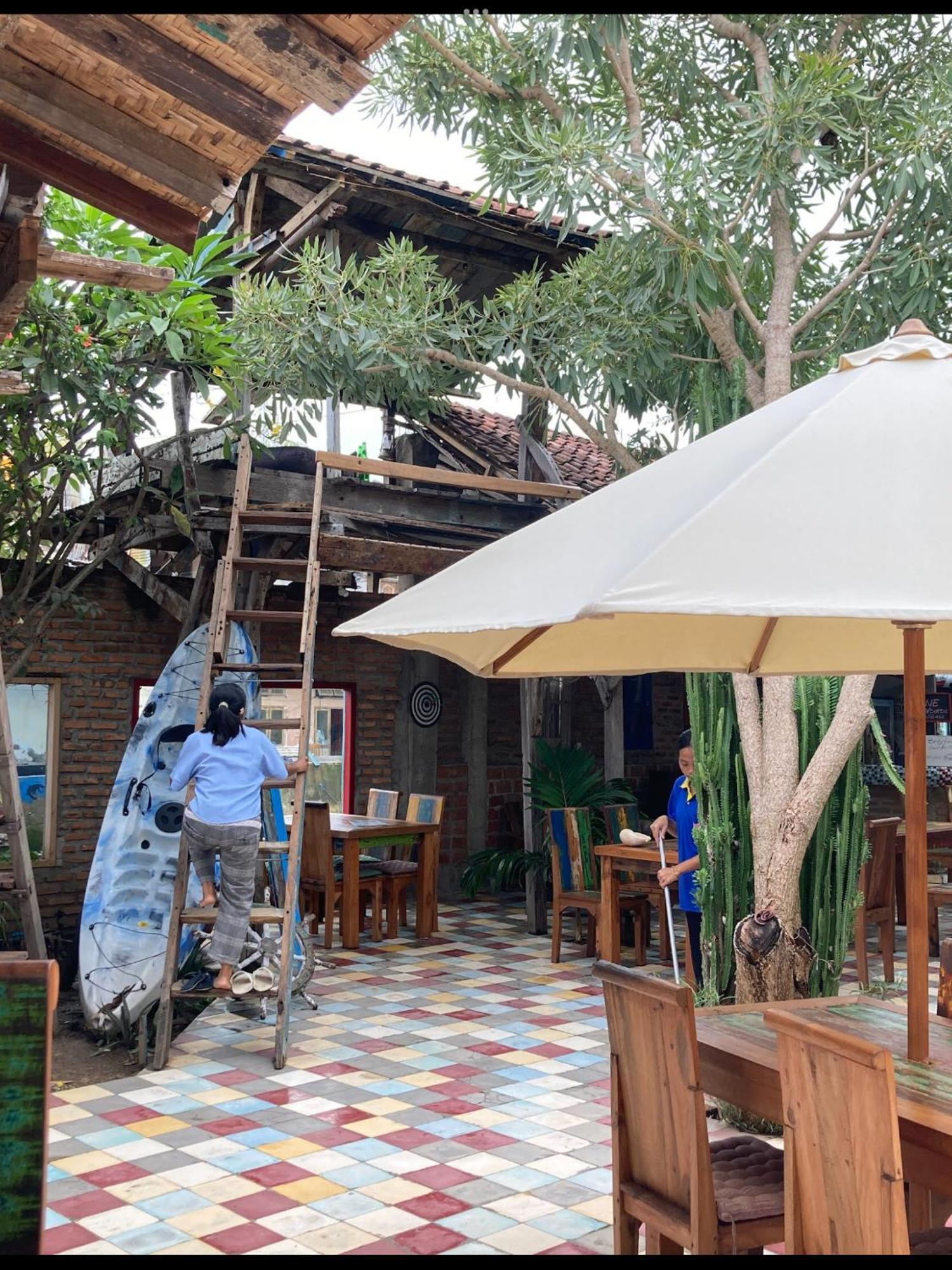Albergue La Boheme Bajo Labuan Bajo Exterior foto