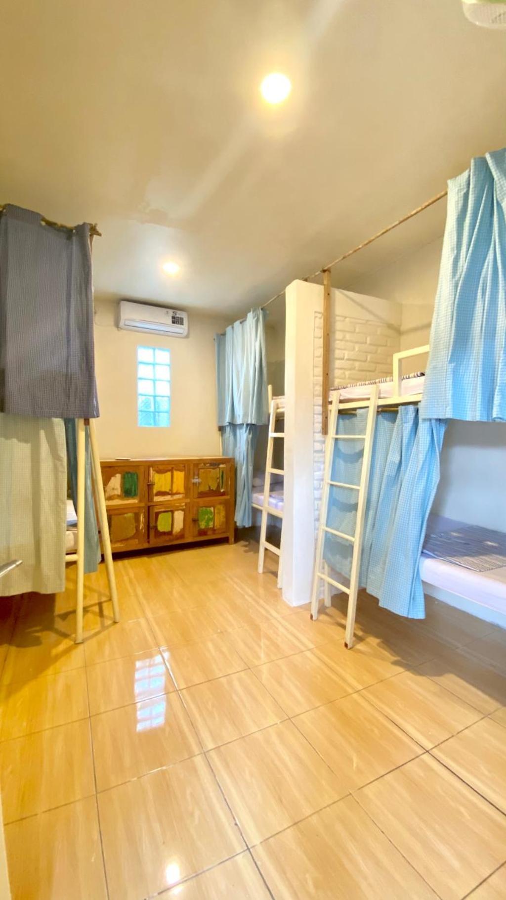 Albergue La Boheme Bajo Labuan Bajo Exterior foto